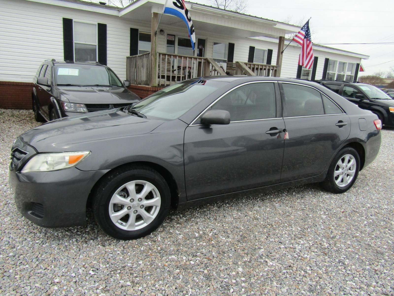 2011 Gray Toyota Camry LE (4T1BF3EK7BU) , Automatic transmission, located at 15016 S Hwy 231, Midland City, AL, 36350, (334) 983-3001, 31.306210, -85.495277 - Photo #2
